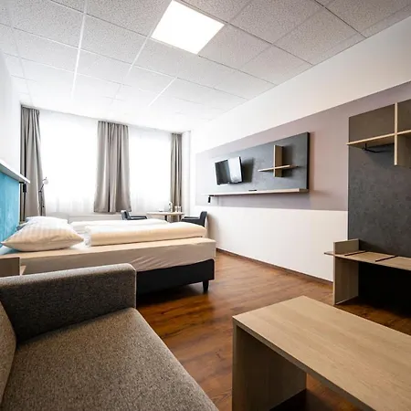 מלון Hotel Fohnsdorf 3*