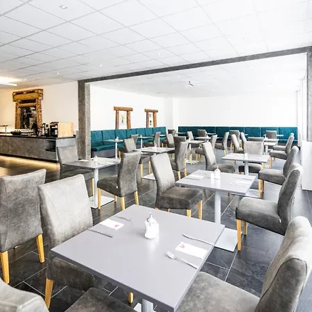 Hotel Fohnsdorf 호텔 폰스돌프